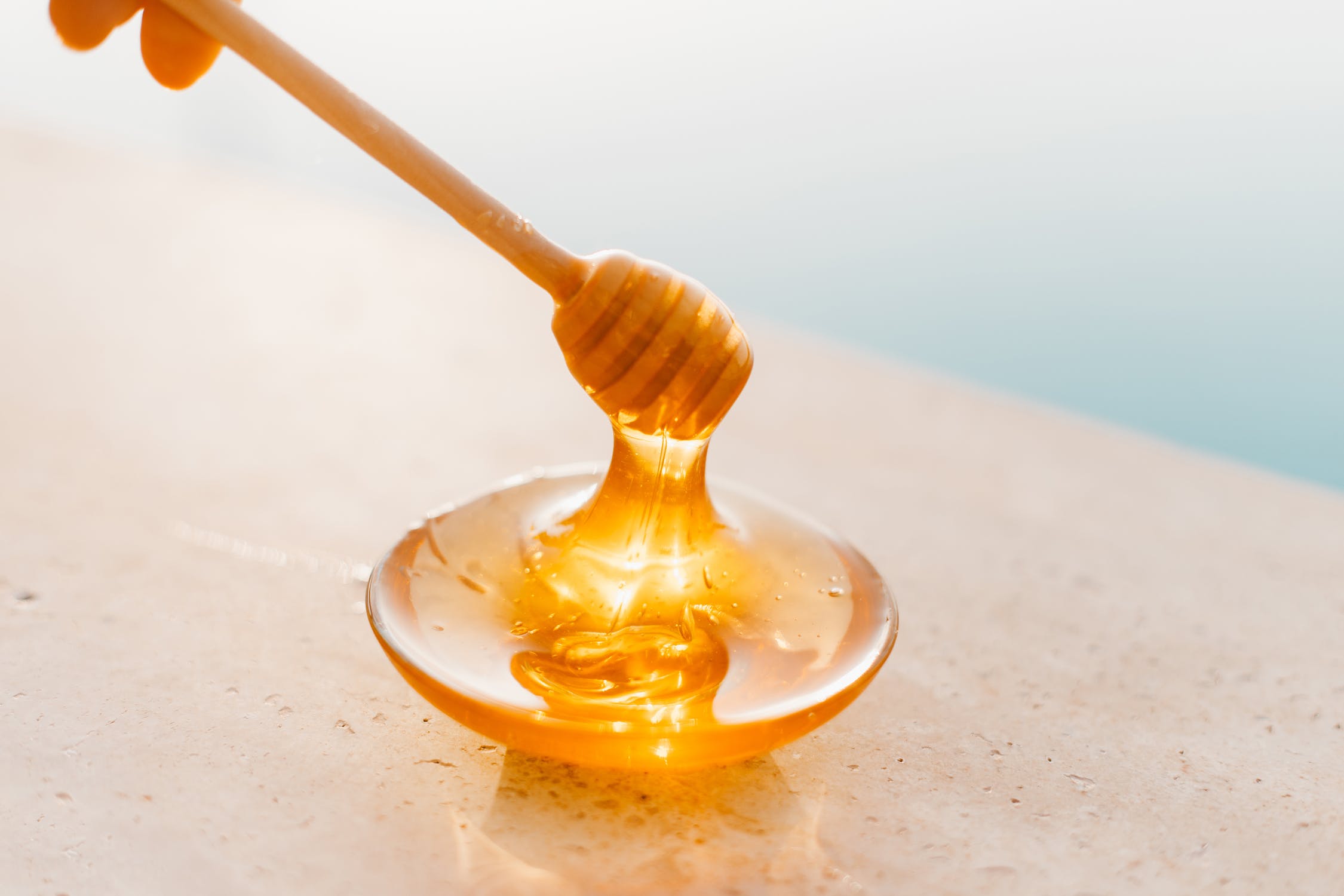 如何用蜂蜜護(hù)膚？如何分辨蜂蜜是否變質(zhì)！